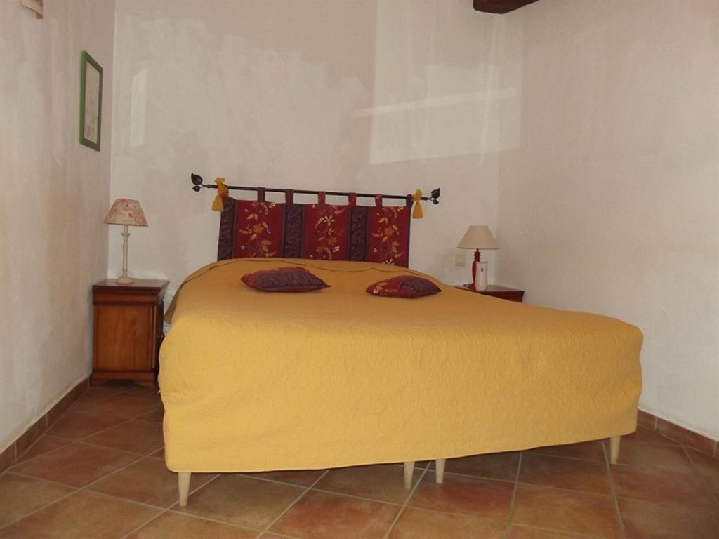 Domaine Saint Victor Hotel La Tour-dʼAigues Екстериор снимка